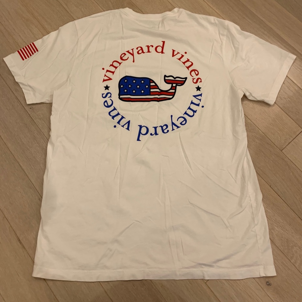 Vineyard Vines T-shirt